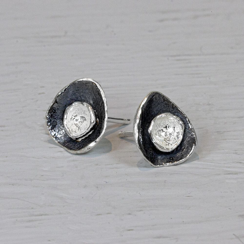 Ohrstecker von innen nach außen