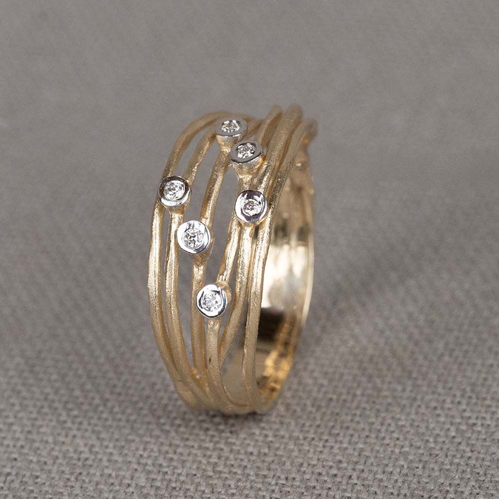 WAVY | Ring mit Drahtsteckern klein G14K + Diamant 0,05 ct