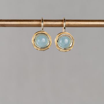CURLY GEMSTONES | Oorhanger 14 karaat + Milky Aquamarijn