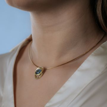 CURLY GEMSTONES | Anhänger G14K + Milchiger Aquamarin