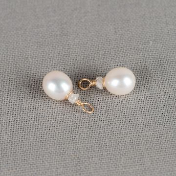 PEARLS | Oor aanhanger G14K Witte Parel + Ruwe Diamant