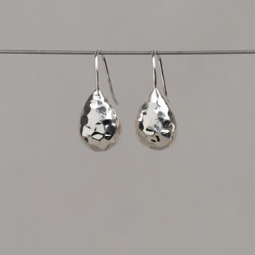 Oorhanger zilver hamerslag druppel